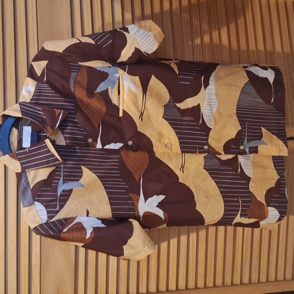 Pacifica Mens Button Down Shirt, Size Small